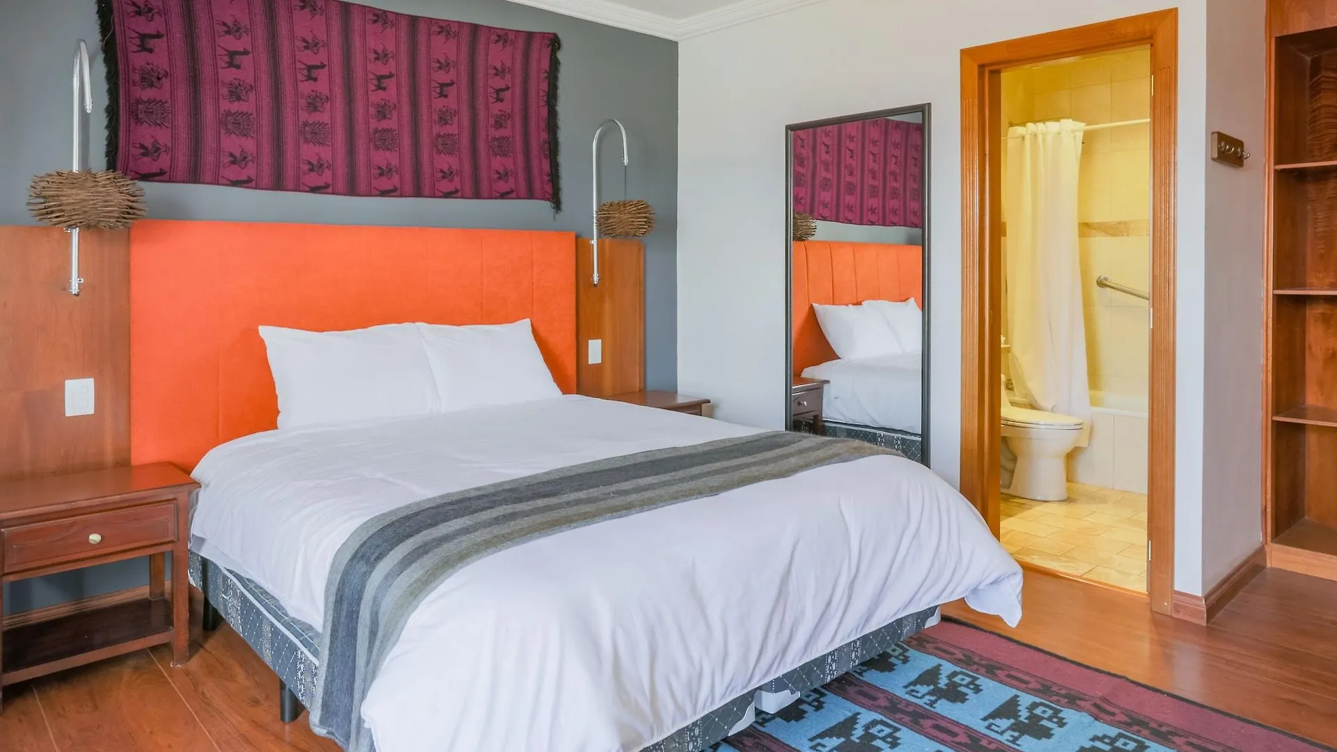***  Socialtel Cuenca Hotel Equador