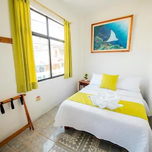 hostal-gardner-puerto-ayora-galapagos-islands.puertoayorahotels.com/